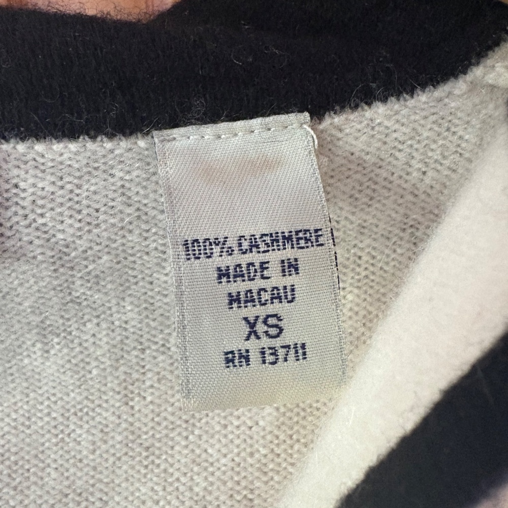 100% Cashmere Lord and Taylor 90’s Sweater Women’s XS Ivory and Black, unique! - Picture 4 of 6